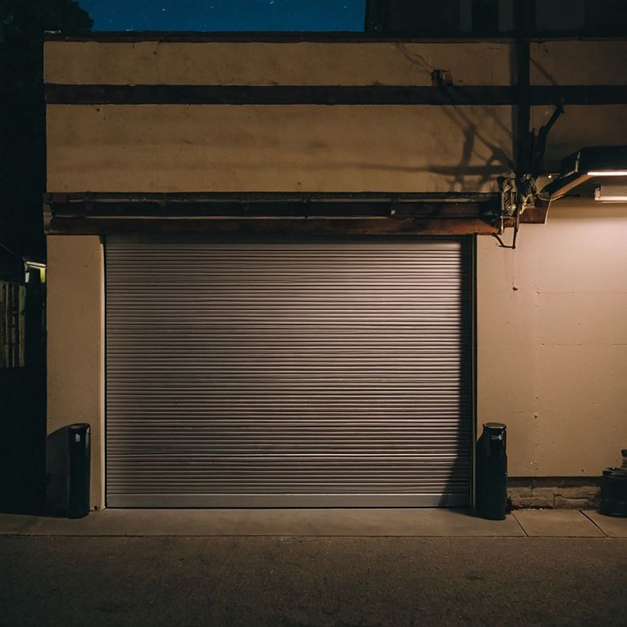 Installing an insulated garage door for improved energy efficiency (1)