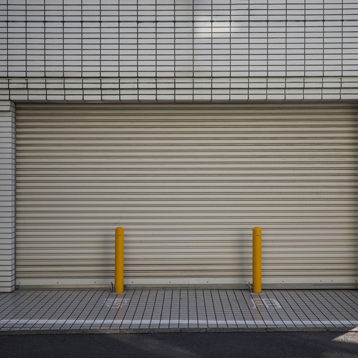 Installing an insulated garage door for improved energy efficiency (2)